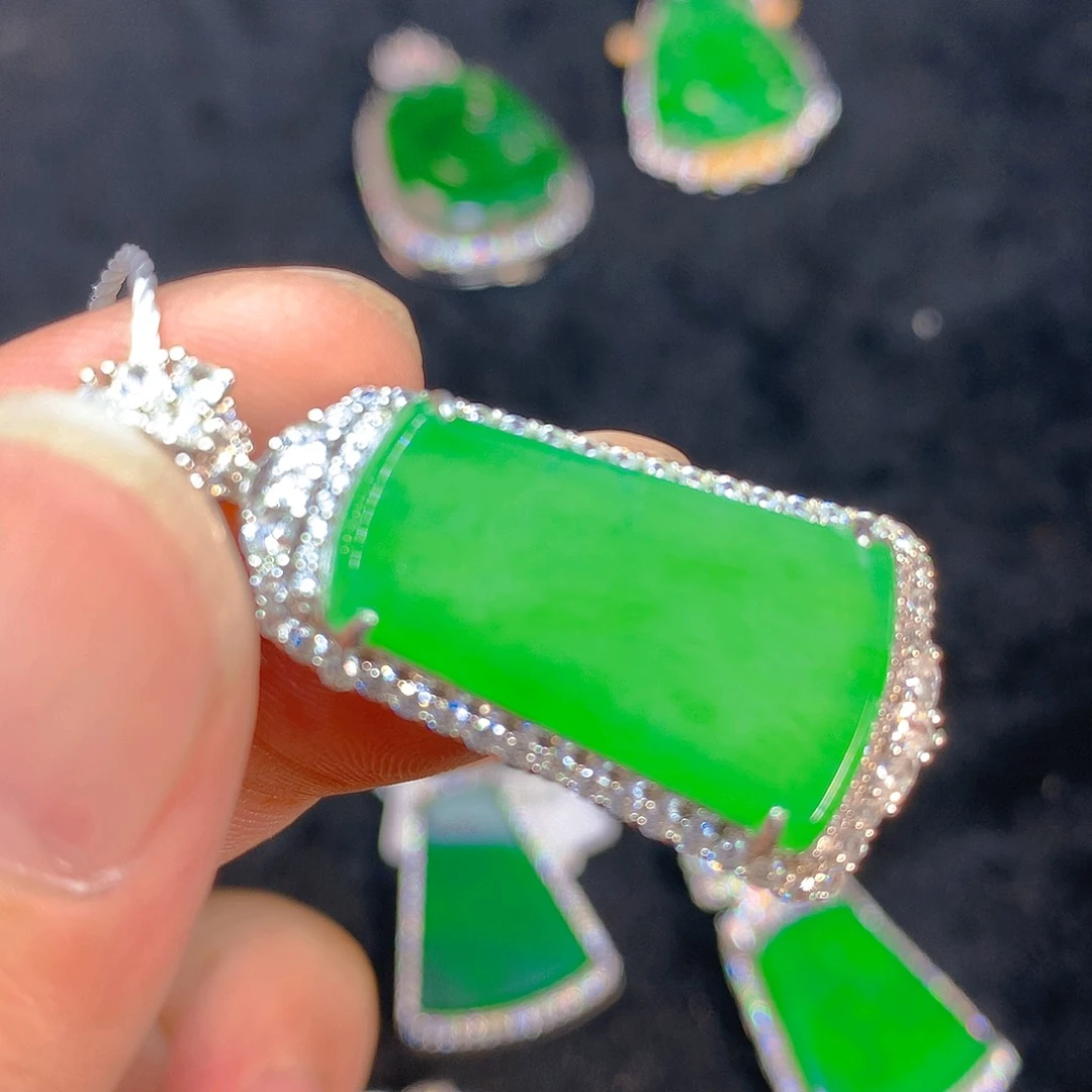 颈饰银S925镶嵌翡翠