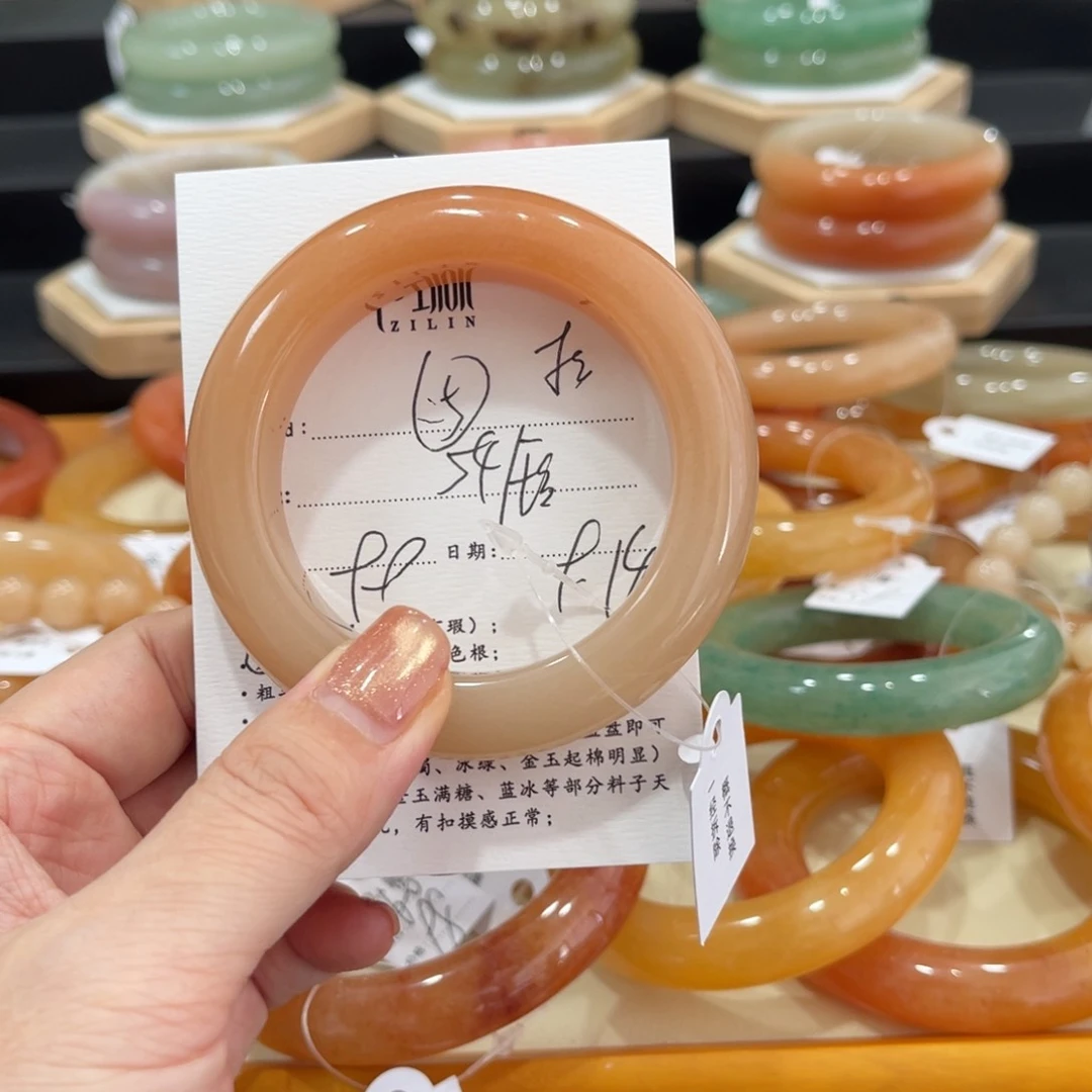 未镶嵌手镯石英质玉