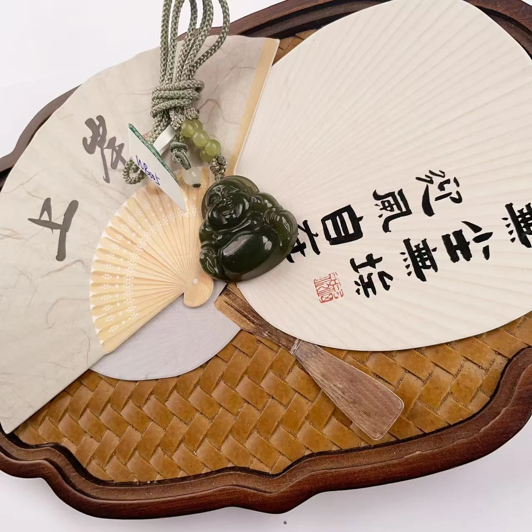和田玉牛油果绿佛公吊坠 多样性发货拍一发一