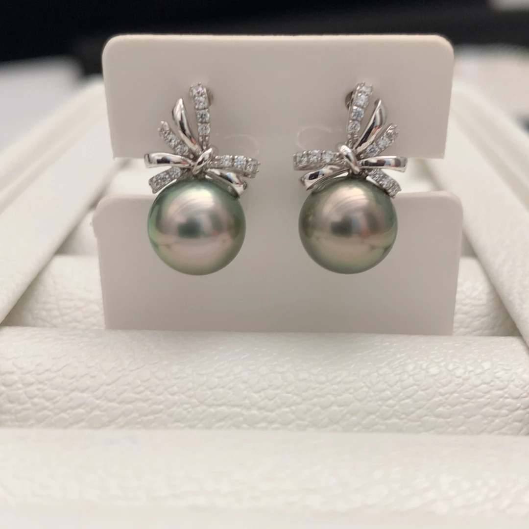 18K金镶嵌海水珍珠耳饰8.9mm黑珍珠耳钉