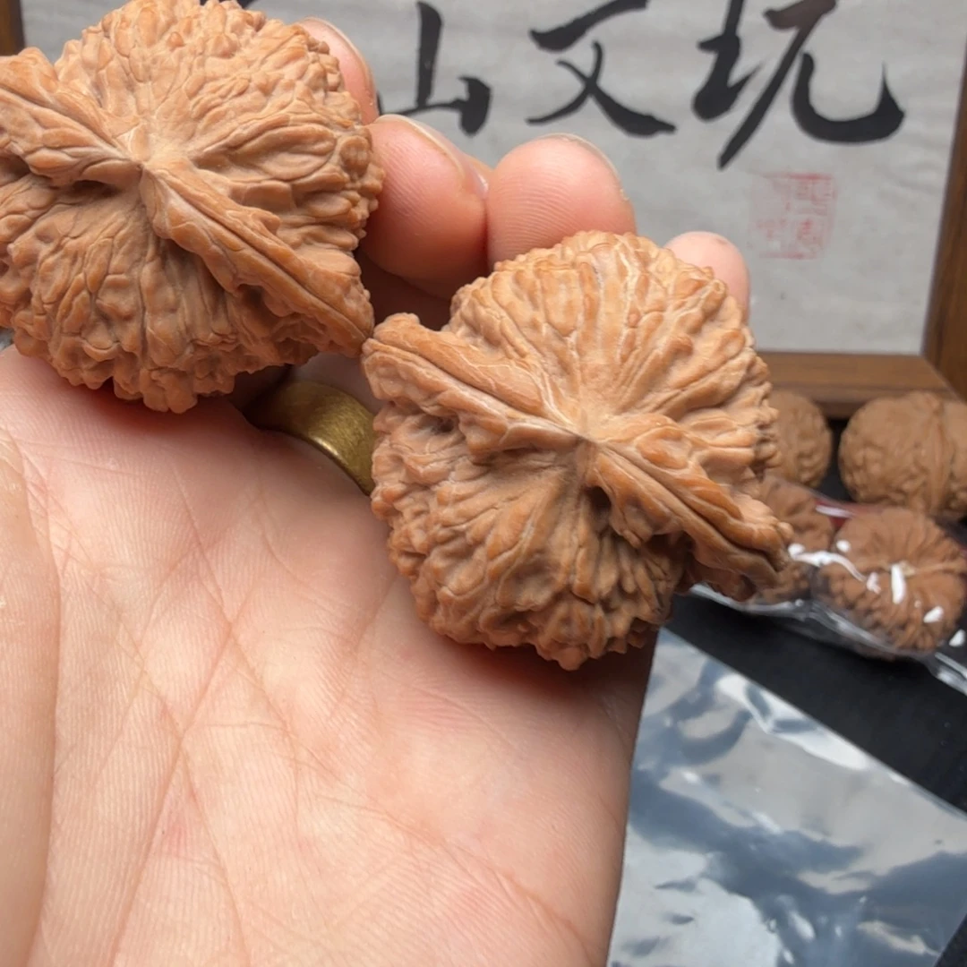黄***毛吊坠文玩核桃43  白狮子全品货头
