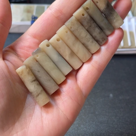 伊犁石印石10个圆章直径0.8，高3