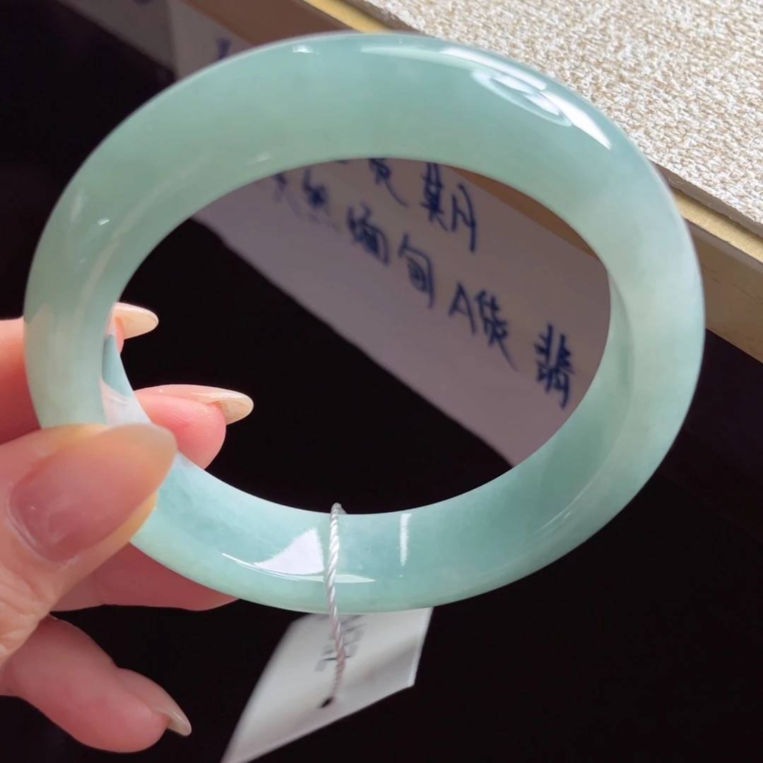 未镶嵌手镯翡翠手镯