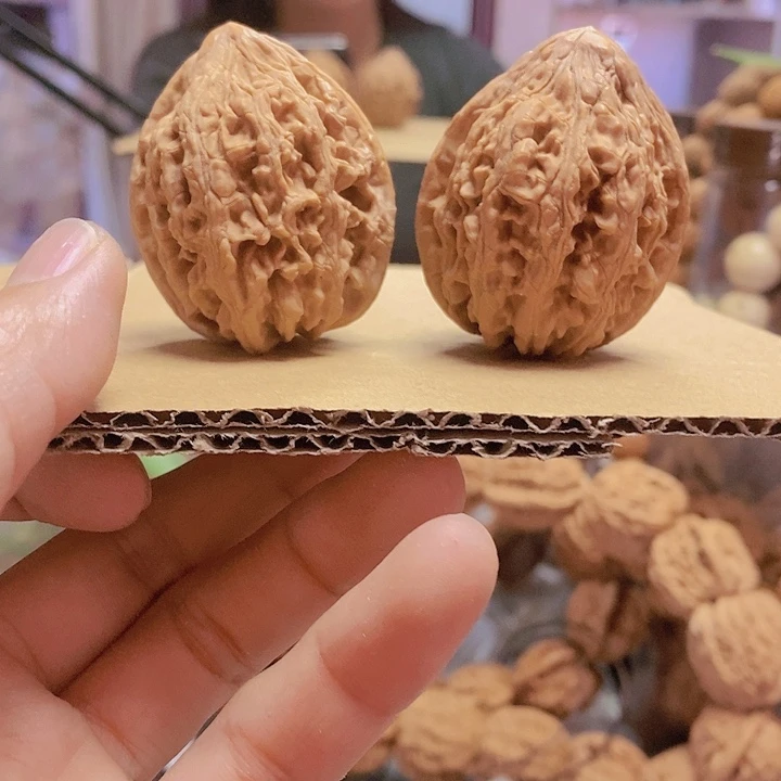 【闪购商品】文玩核桃把件40.5大古石小众油