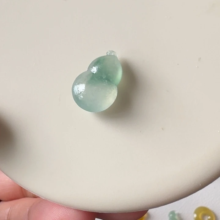 定制翡翠未镶嵌葫芦