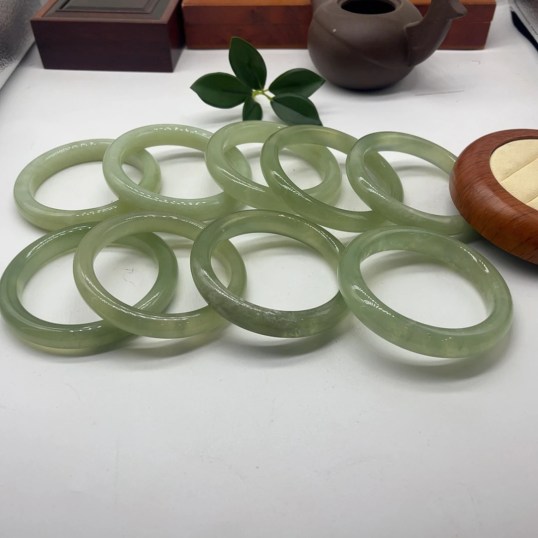 岫玉冰葡萄肉正装手镯（拍一发一多样性发货）