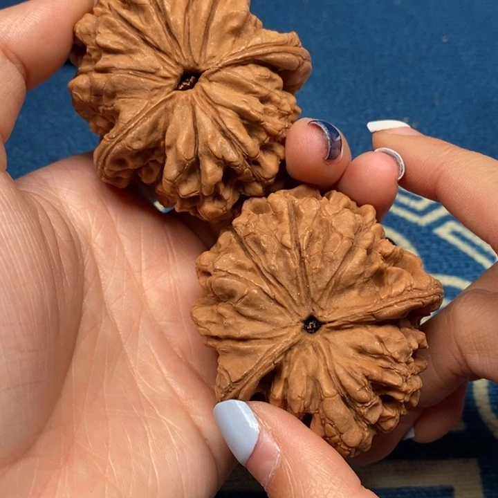 文玩核桃吊坠龙鼎