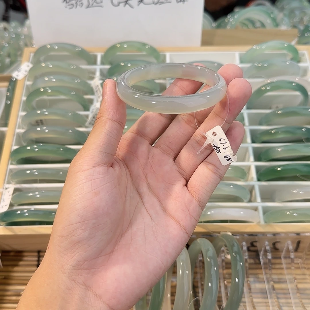 玛瑙/玉髓未镶嵌手镯圈口57.3