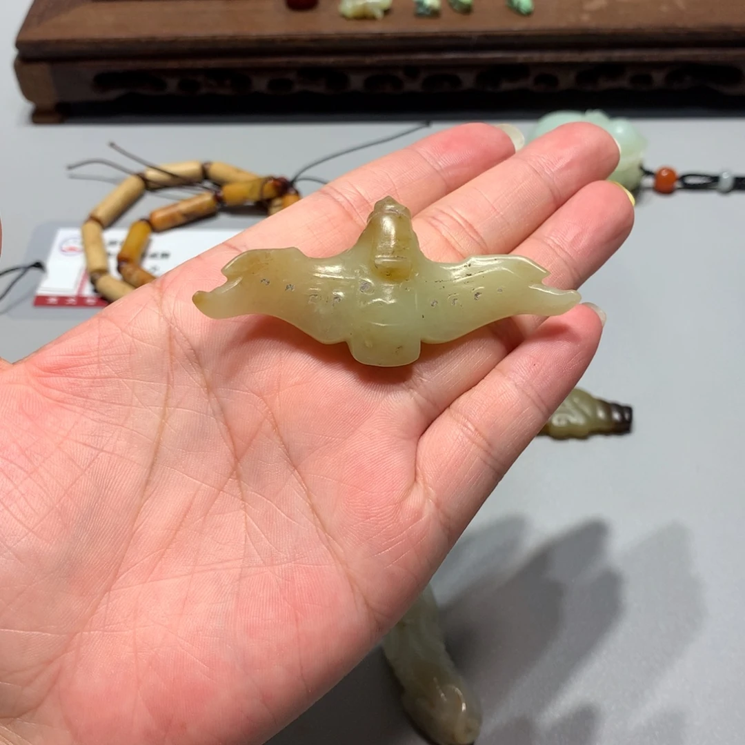 青****和田玉（糖玉）未镶嵌颈饰