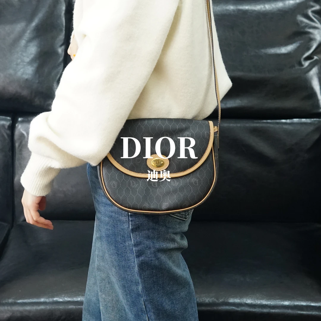 95新 DIOR/迪奥 翻盖斜挎包/JJ11812342/2342