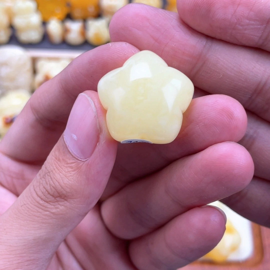 绵***总裸石琥珀未镶嵌蜜蜡