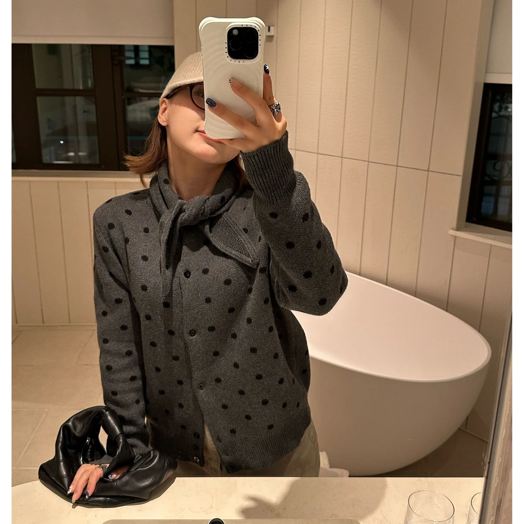 Our2【波点开衫带方巾】秋冬季设计感波点针织开衫【B7910】