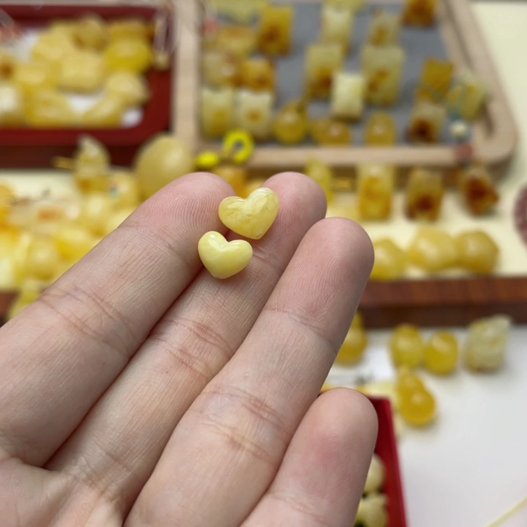 【闪购商品】蜜蜡裸石未镶嵌配饰