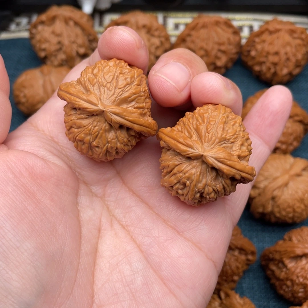 把件文玩核桃全品红皮白狮子35