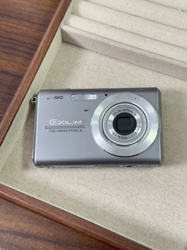 9新 Casio/卡西欧 z75 银色 无中文菜单复古ccd数码相机冷白色调