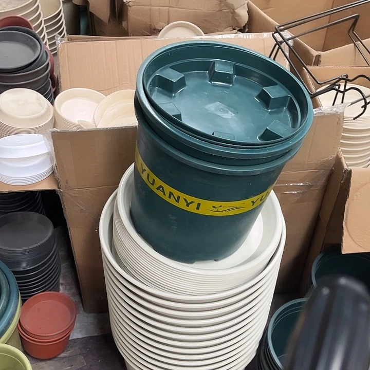 塑料?**?瑕疵5加伦 2和加托还有3个小的