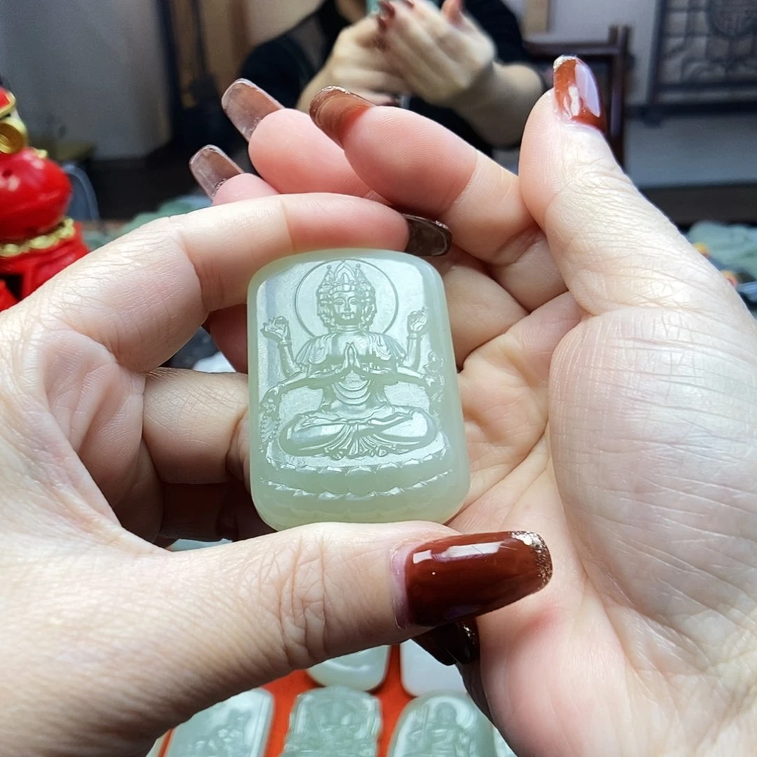 颈饰未镶嵌和田玉百**康