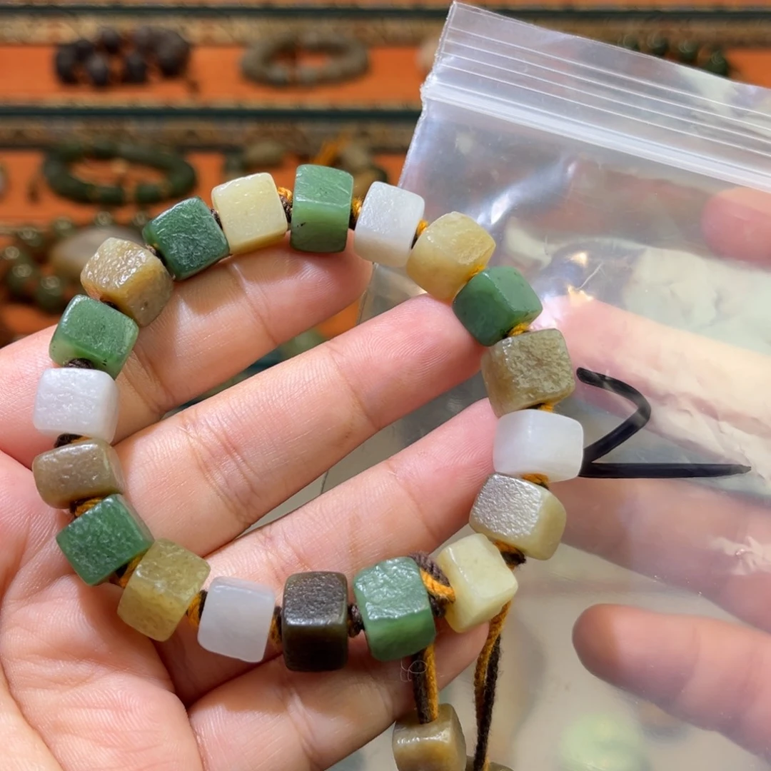 颈饰未镶嵌和田玉胖**海