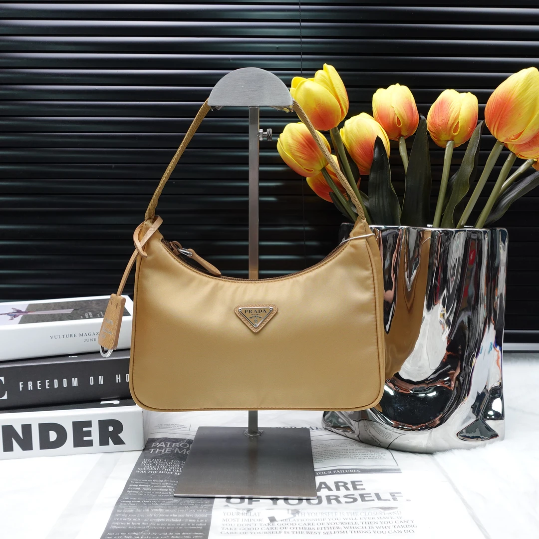 95新 Prada/普拉达 单肩包/T10158103