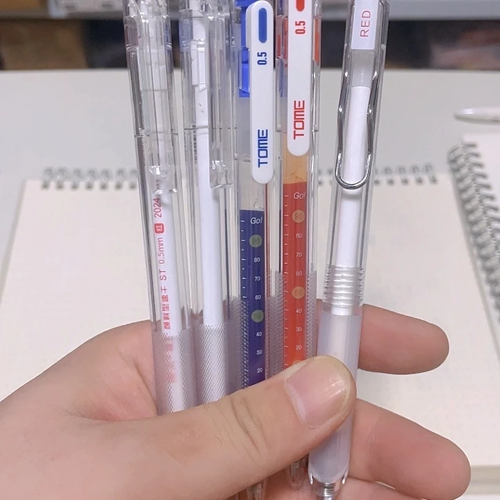 黑笔3支+蓝笔2支zzz