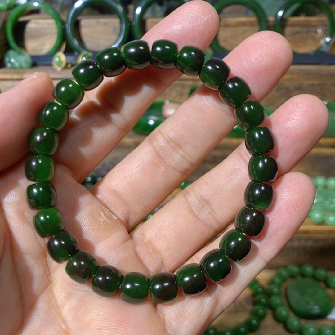 【闪购商品】吊坠(不含链)未镶嵌和田玉俄七聚红皮菠菜绿手串 8