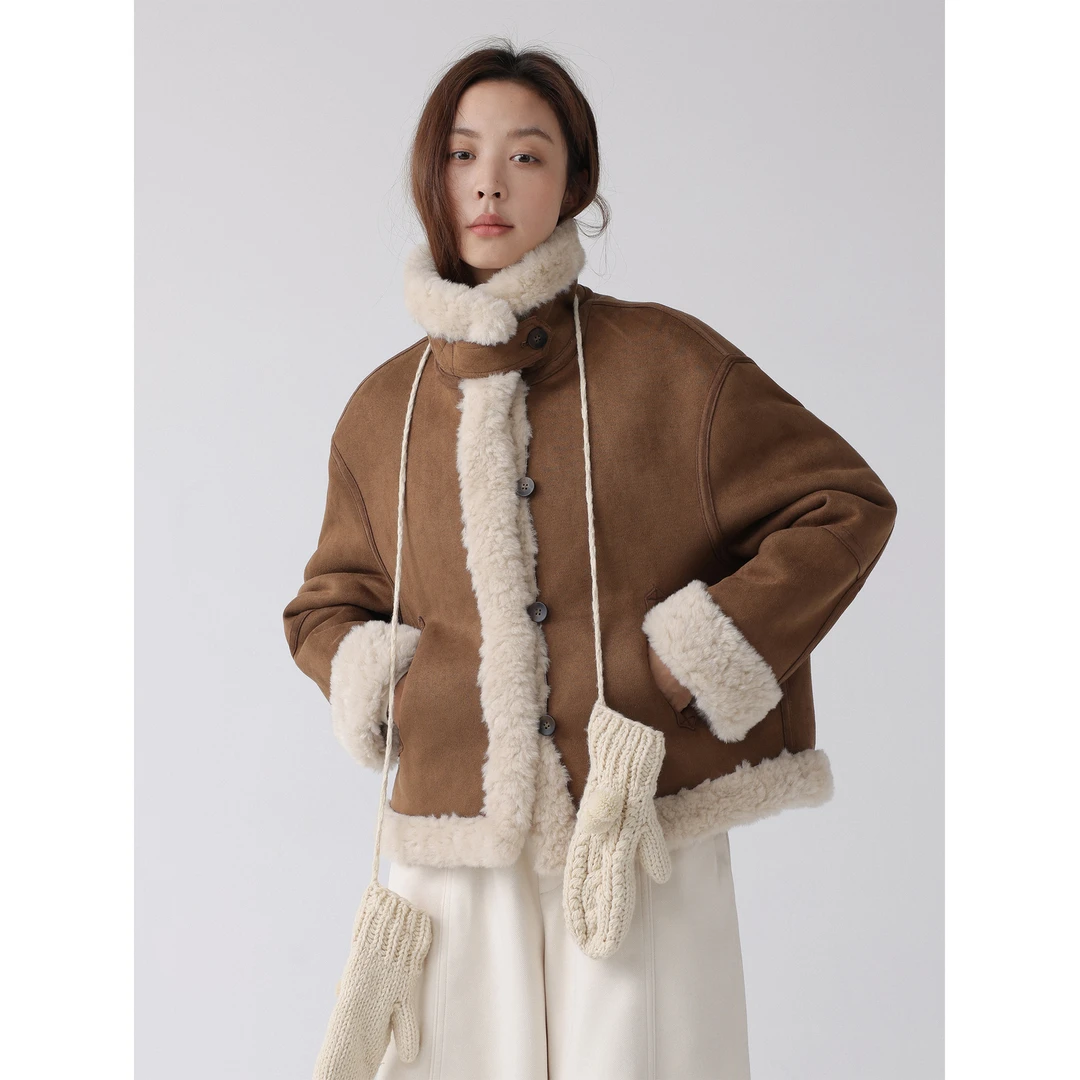 低卡LOWCALORIE‘姜饼屋’麂皮绒面料两面穿仿羊羔毛皮毛一体外套
