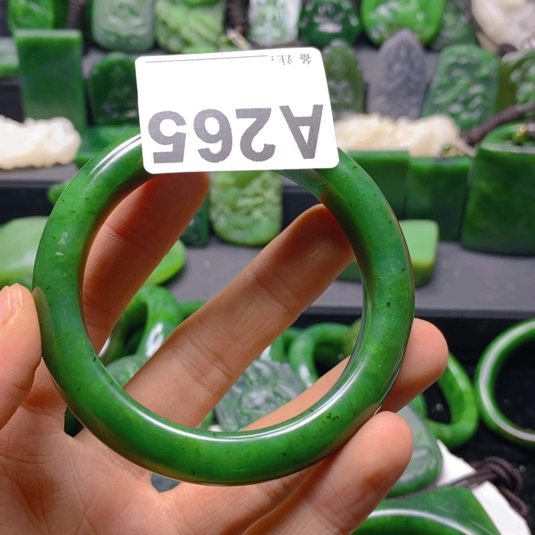 思***思和田玉未镶嵌珠宝半成品