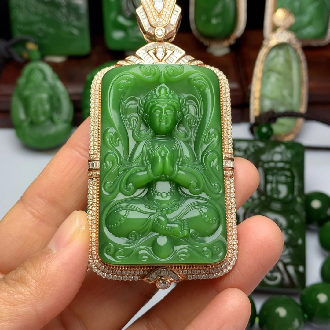 颈饰18K金镶嵌和田玉海****浪