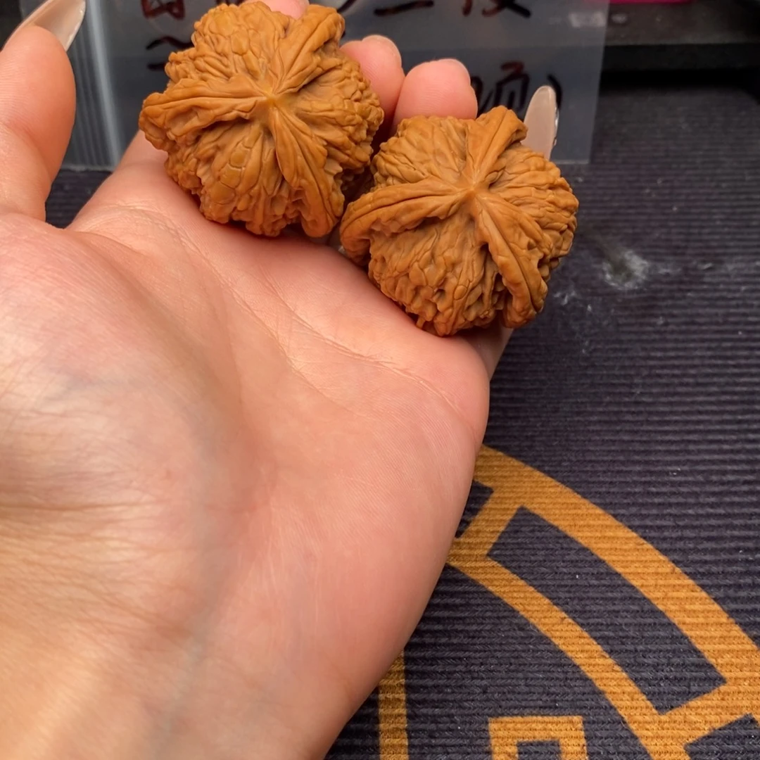 哈***p吊坠文玩核桃白狮子