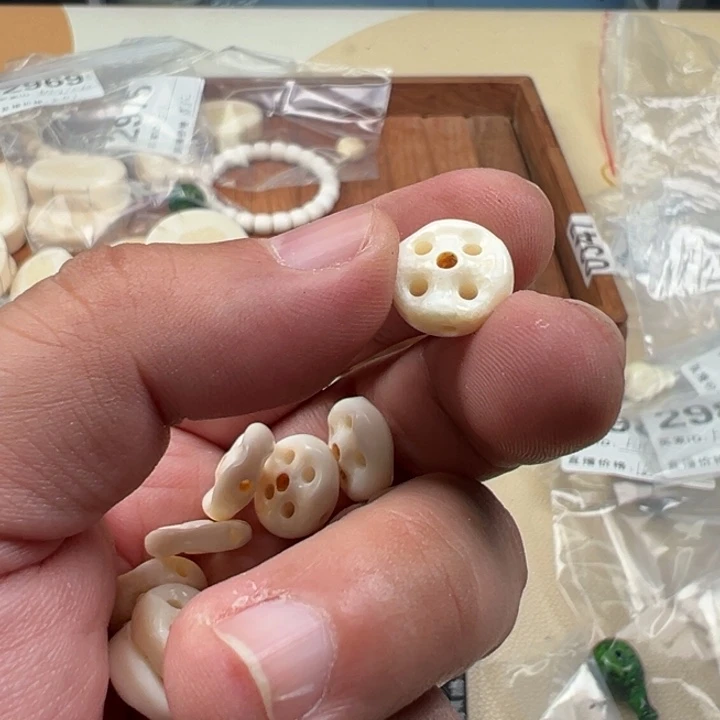 吊坠白玉菩提白色2448