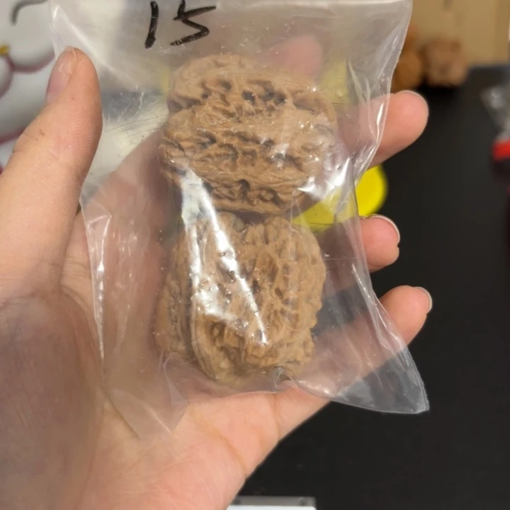 浅***丶大叶紫檀（黑酸枝木类）