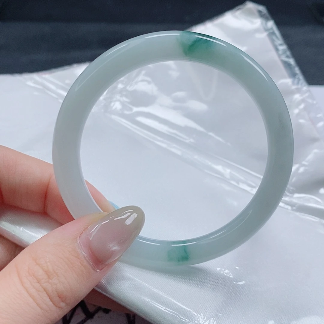 【闪购商品】未镶嵌手镯（圆镯）翡翠471号