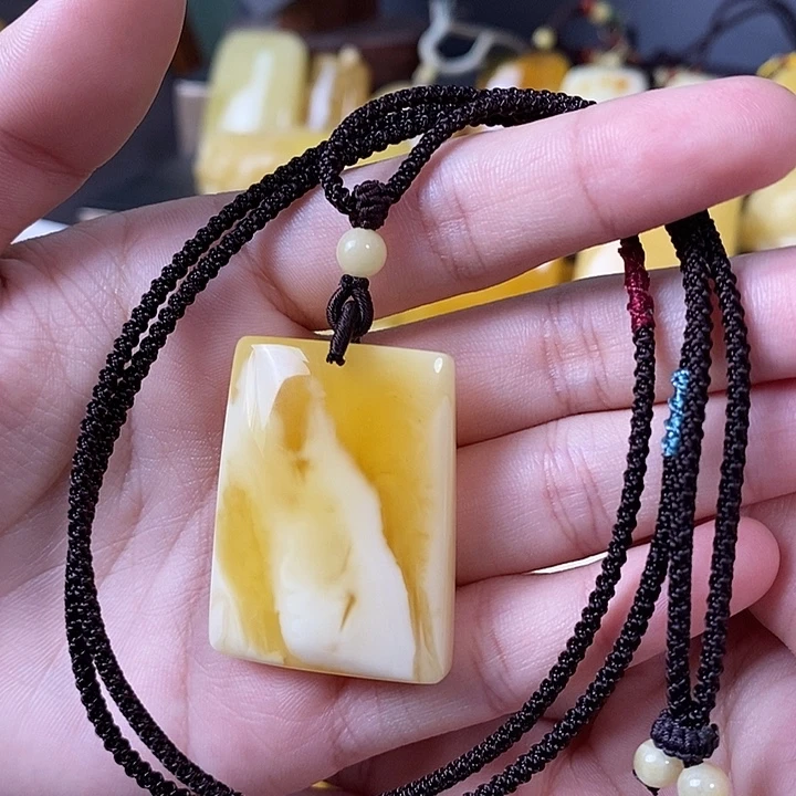 琥珀未镶嵌裸石无事牌