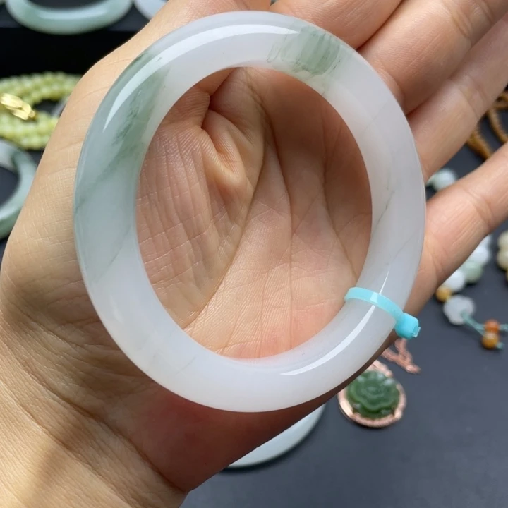 石英质玉未镶嵌手镯