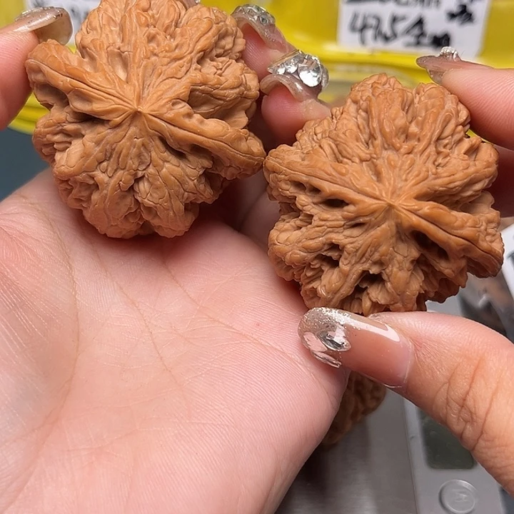 芸***回吊坠桃核49-28755-02