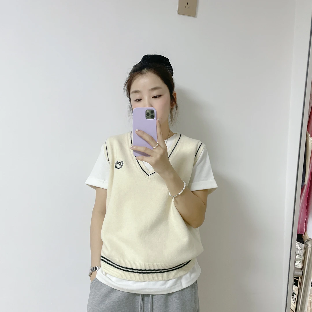 圆领简约毛衣学院风马甲