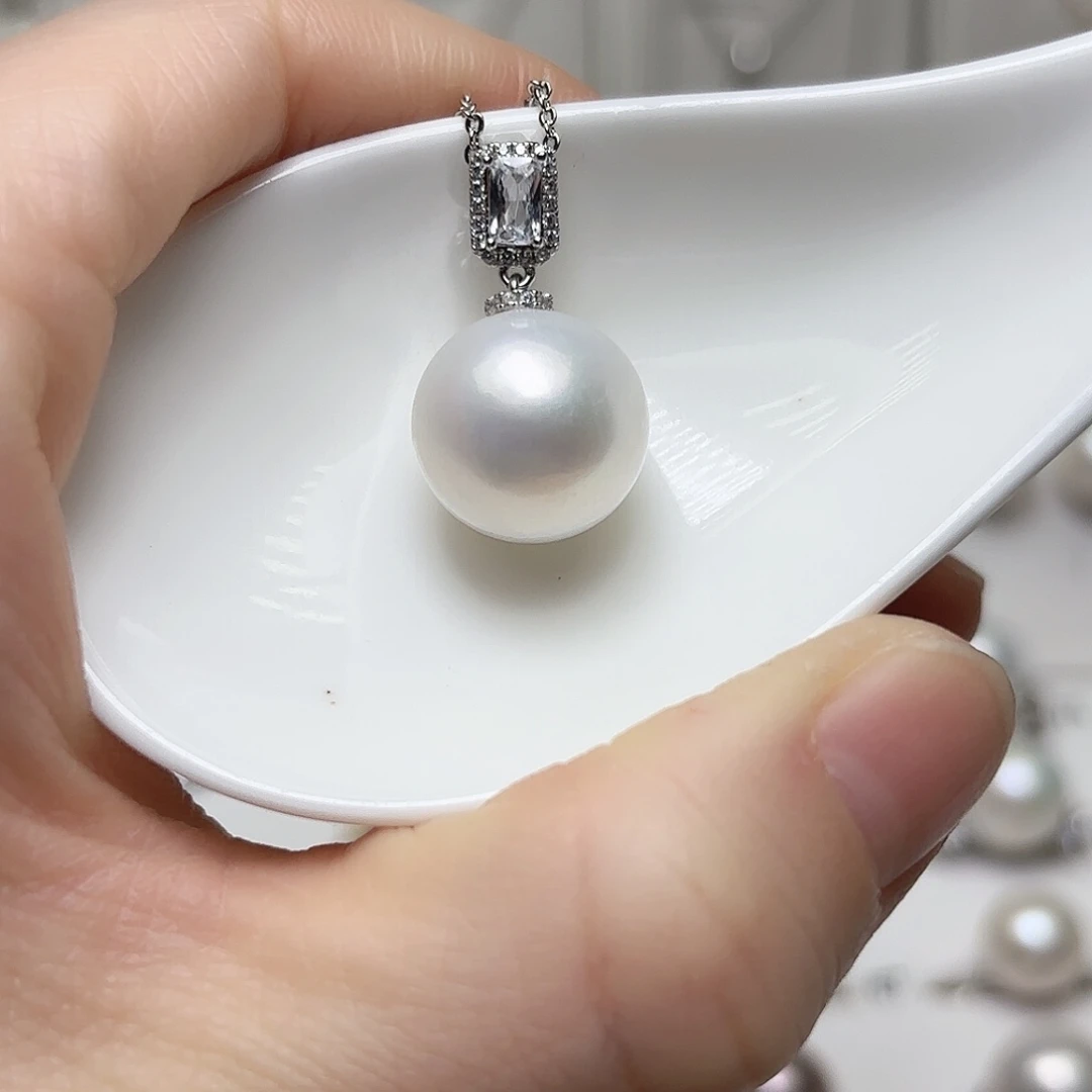 银S925镶嵌淡水珍珠颈饰