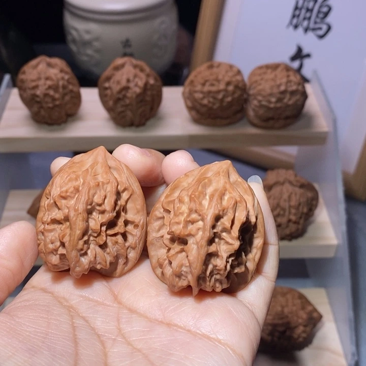 福***。文玩核桃吊坠龙骨