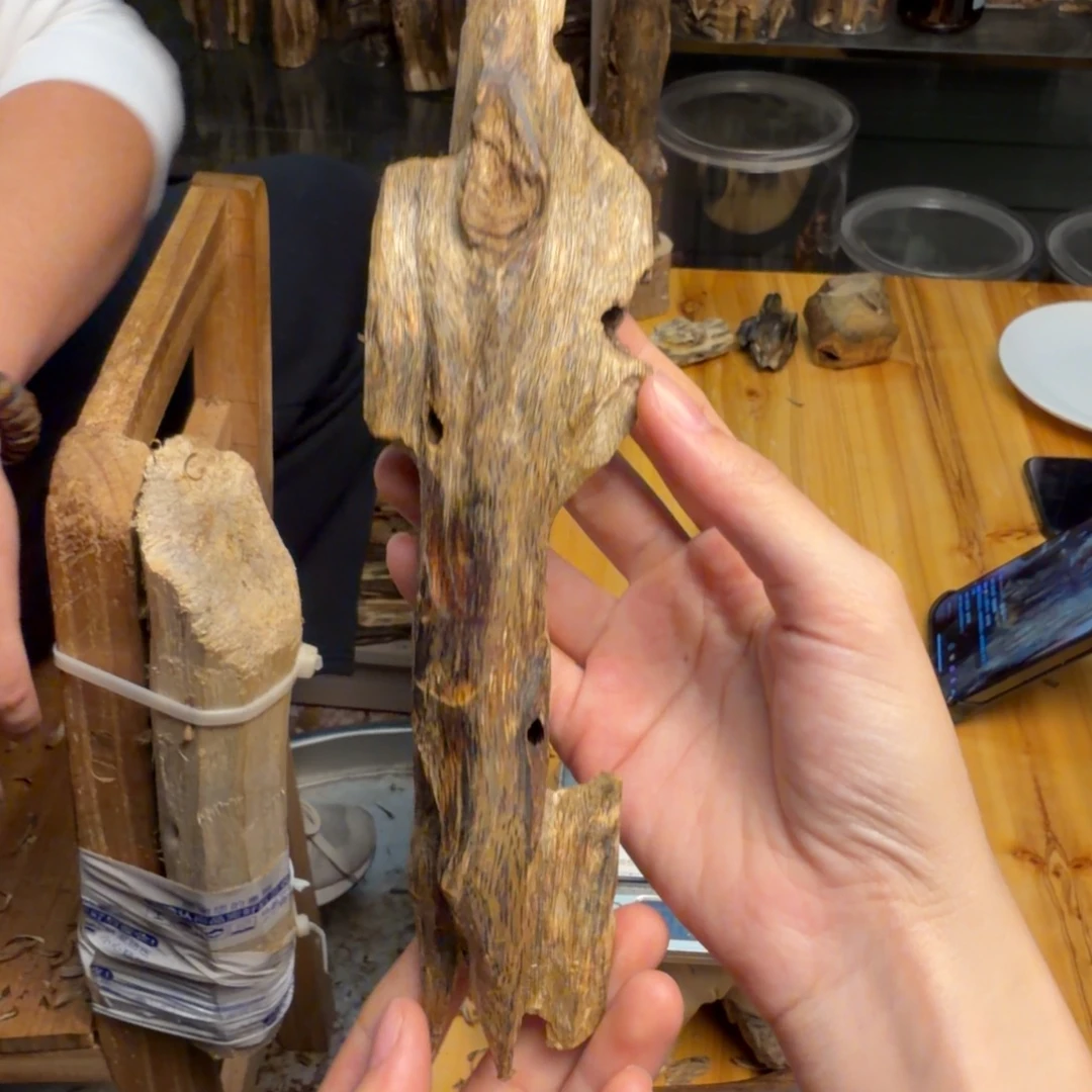 沉香碎屑沉香白棋块料47克