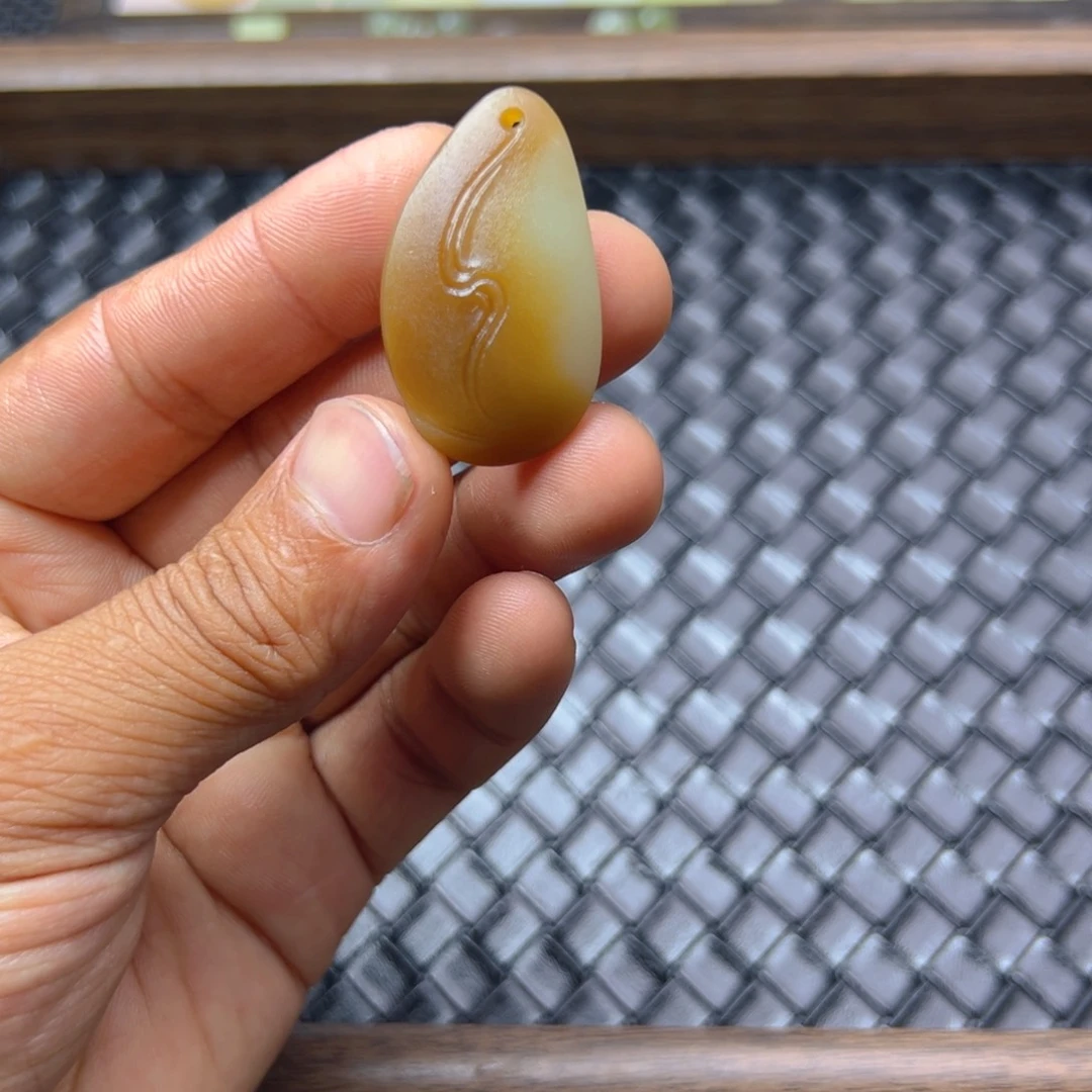 随***-和田玉未镶嵌珠宝半成品