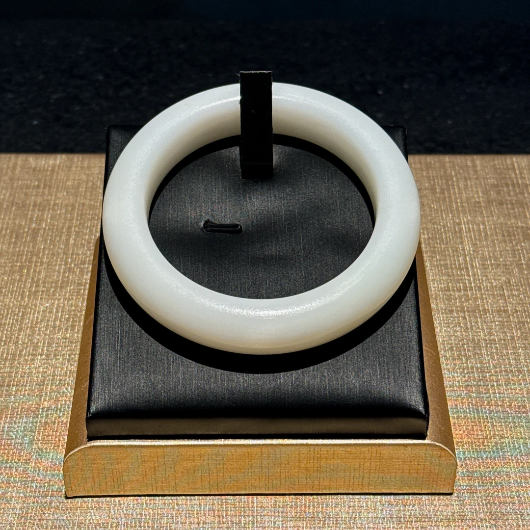 《抖音质检正品发货》天然和田羊脂白【手镯】