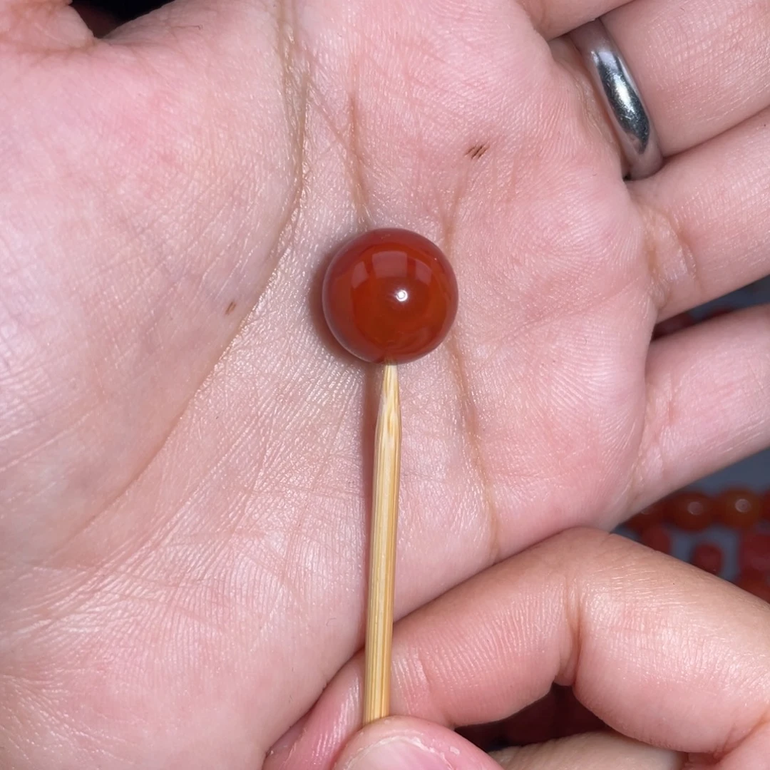 南红玛瑙圆珠13.5未镶嵌