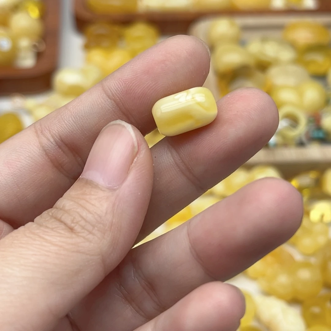 蜜蜡未镶嵌裸石配饰