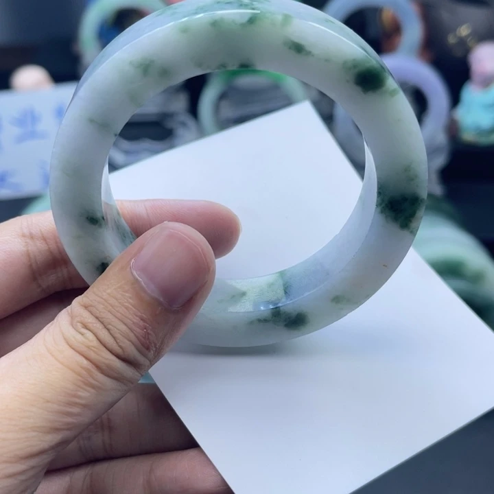 未镶嵌手镯定制翡翠
