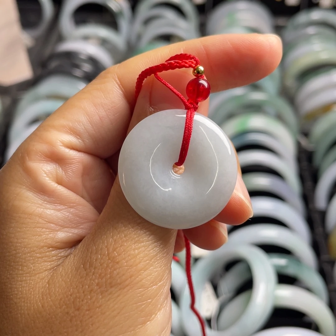 翡翠未镶嵌颈饰平安扣