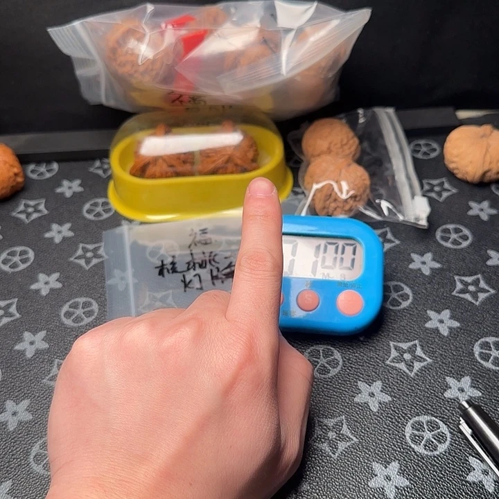 干***哥文玩核桃吊坠核桃和松仁玉米都可以用