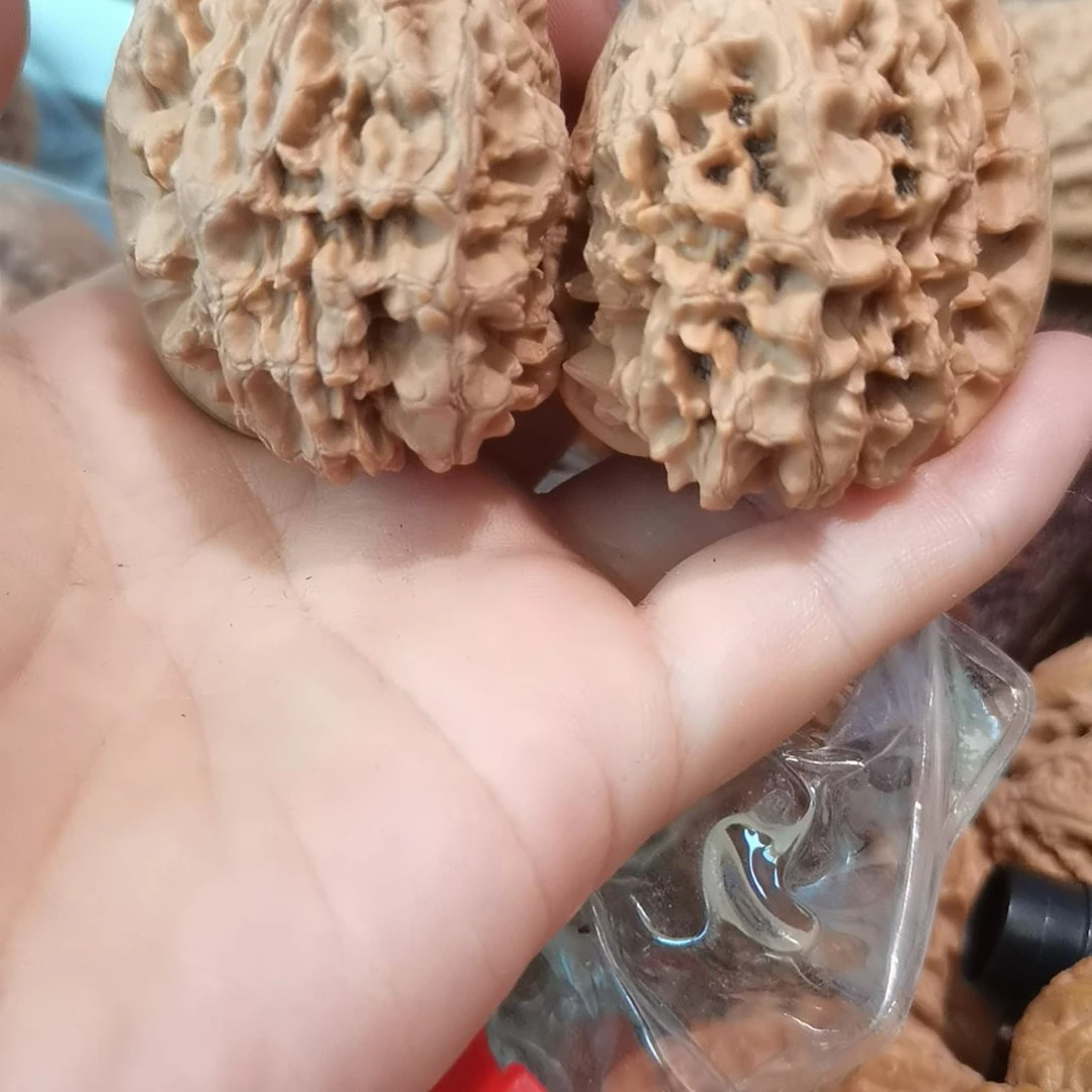 文玩核桃吊坠38半壁江山