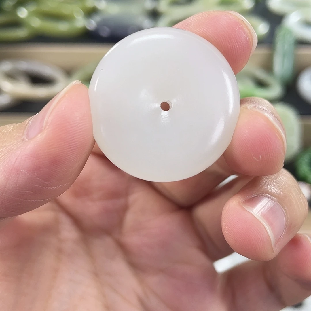 和田玉未镶嵌颈饰29.7 9.3