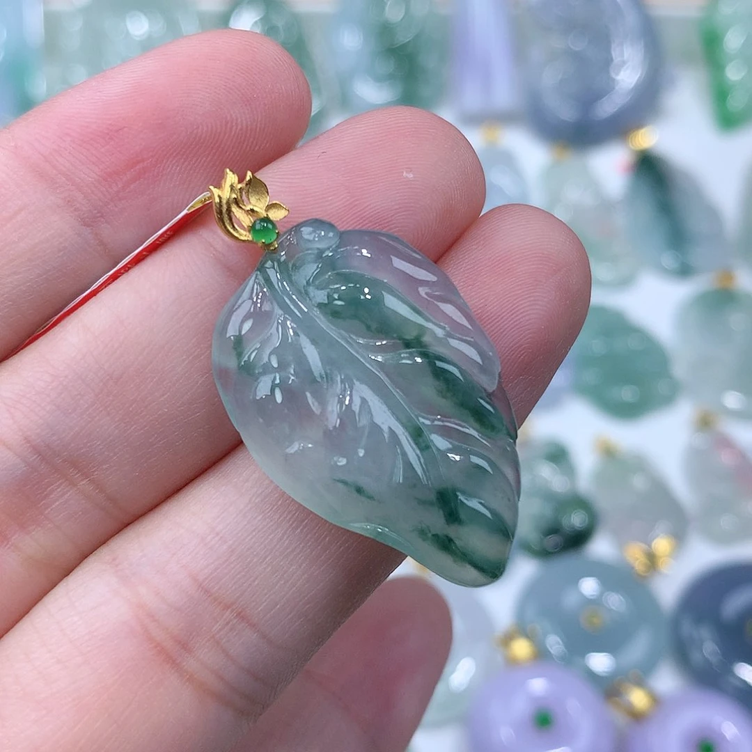 翡翠颈饰18K金镶嵌叶子