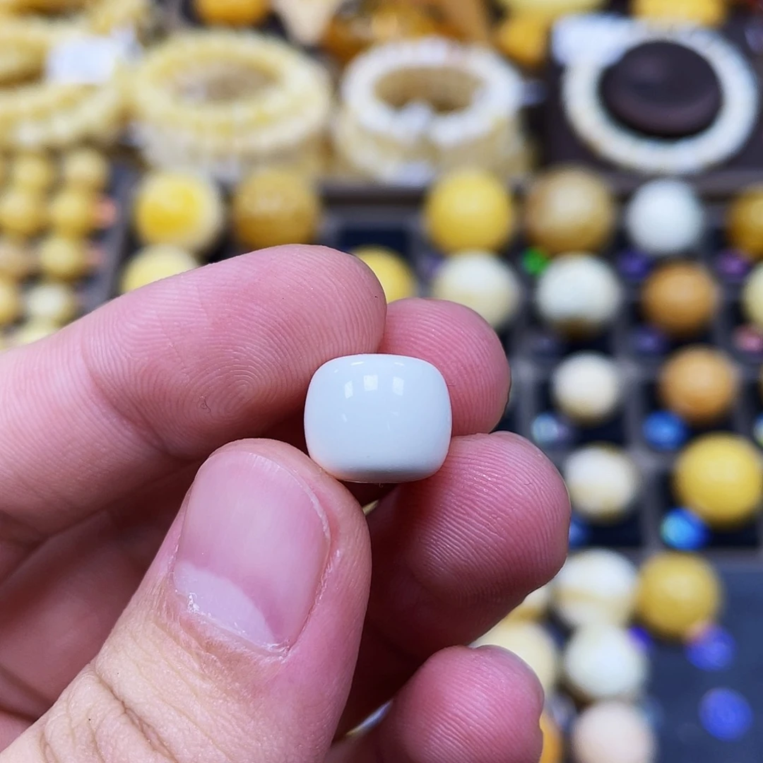 蜜蜡珠宝奇石未镶嵌11.8mm*10.2mm瓷白蜡款｜老型